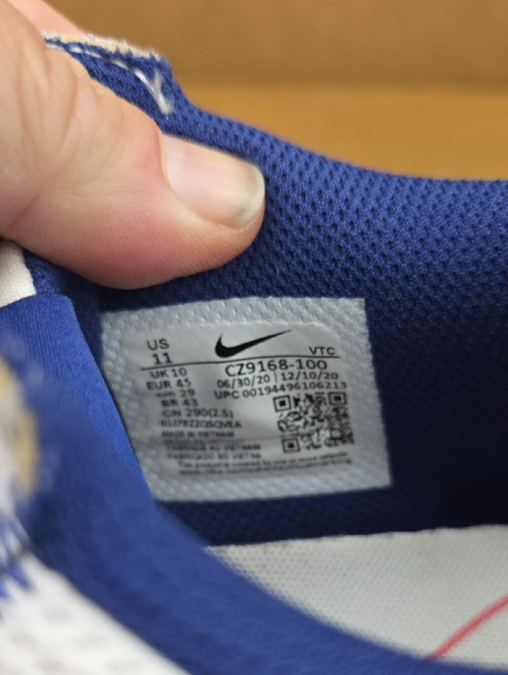 Nike Men's White & Blue Air Max Lifestyle Sneakers - Picture 2 of 11